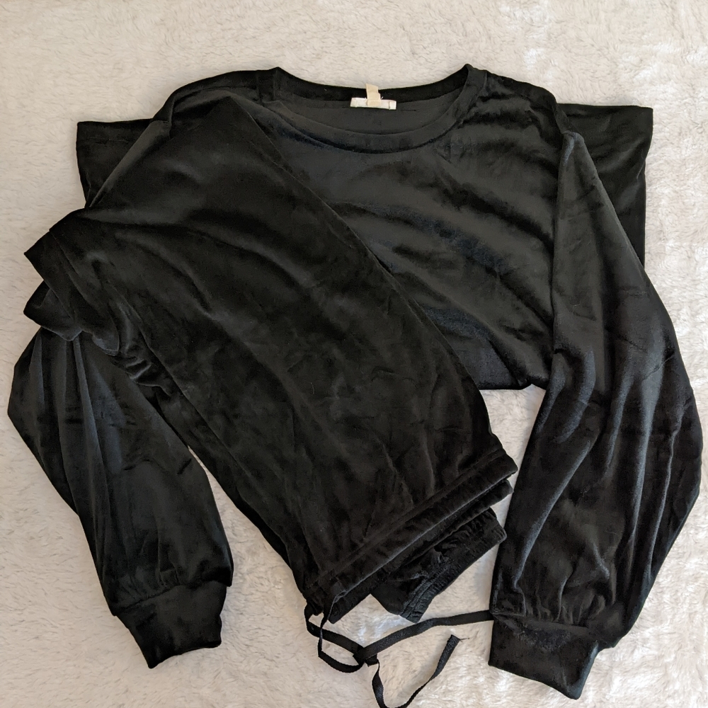 Como Blu| NWT Black Vintage Look Velour Track Suit Set